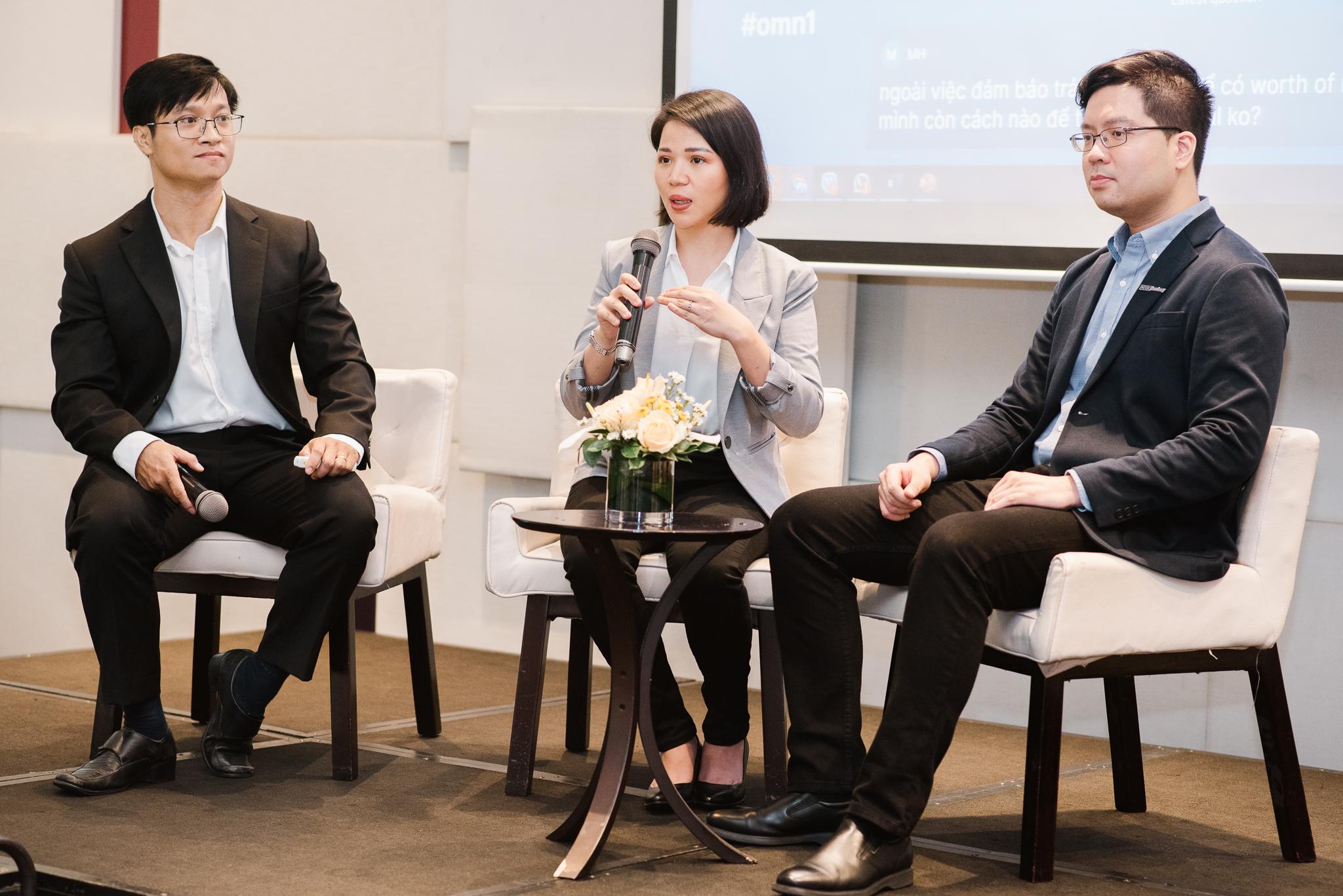 Các diễn giả tại sự kiện “Trải nghiệm khách hàng - chìa khóa mở ra năng lực cạnh tranh của doanh nghiệp dịch vụ & bán lẻ” đã chia sẻ những góc nhìn thực tế khi xây dựng trải nghiệm khách hàng cho một doanh nghiệp hiện nay.