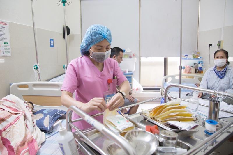 HCMC seriously short of nursing staff in public hospitals