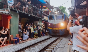 Cục Đường sắt phản hồi ra sao về đề xuất giữ phố cà phê đường tàu tại Hà Nội?