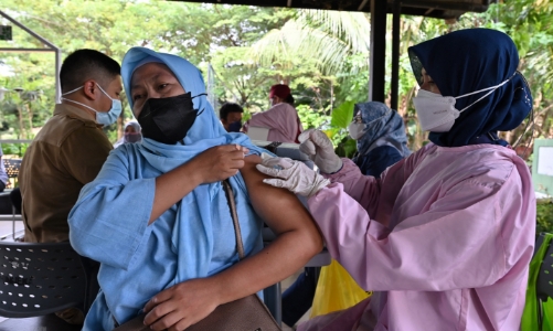 Indonesia cấp phép sử dụng vaccine ngừa Covid-19 tự sản xuất trong nước