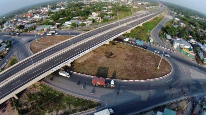 Pre-feasibility study for Tan Phu - Bao Loc Expressway being appraised