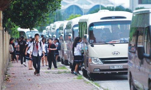 Hà Nội kiểm tra, xử lý xe hợp đồng trá hình, xe đưa đón học sinh vi phạm quy định