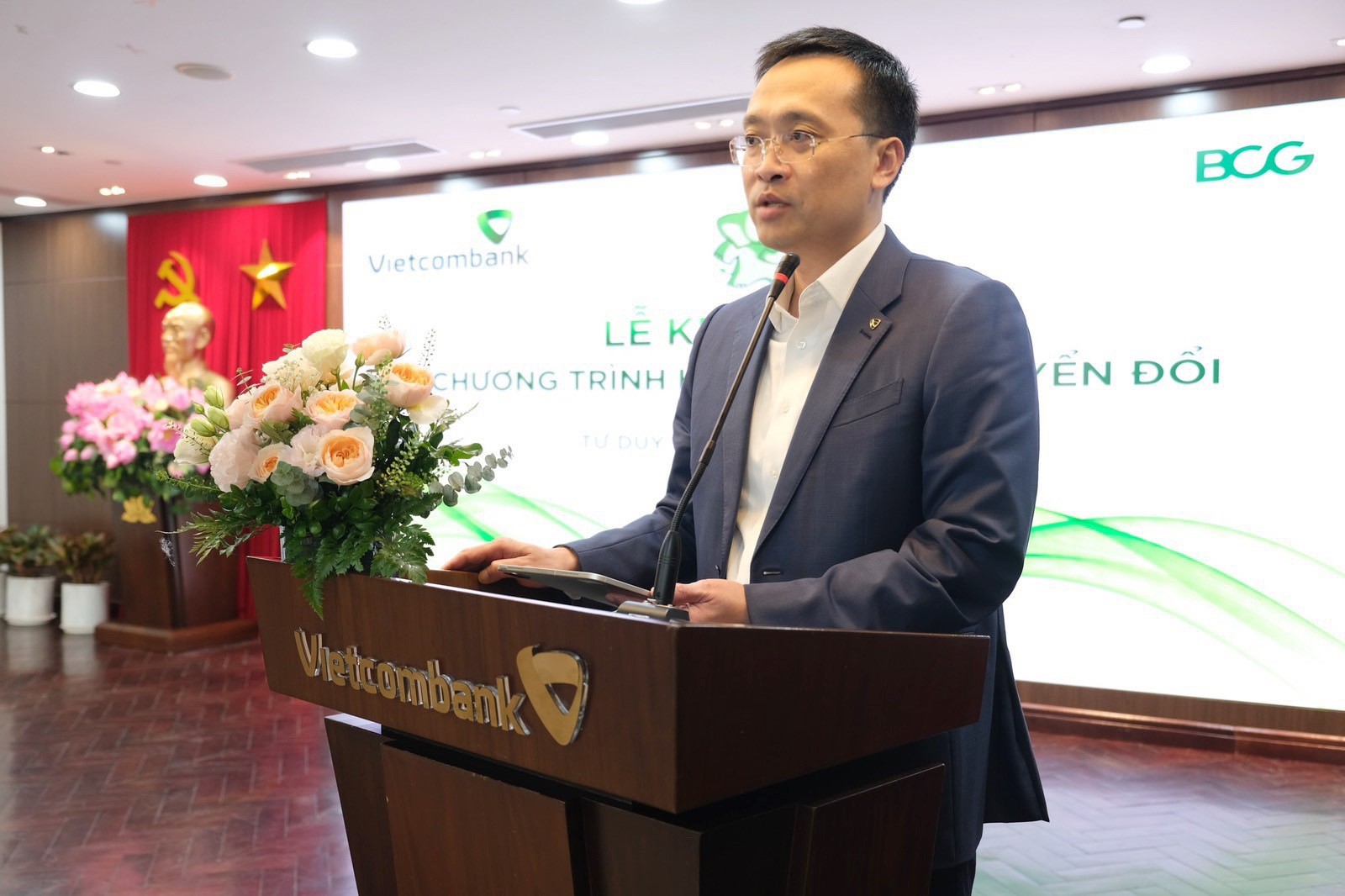Ông Phạm Quang Dũng - UV BTV Đảng ủy Khối DNTW, Bí thư Đảng ủy, Chủ tịch Hội đồng Quản trị Vietcombank, Trưởng Ban chỉ đạo chuyển đổi số phát biểu tại buổi Lễ.