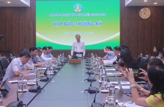 Thứ trưởng Phùng Đức Tiến chủ trì họp báo chiều 3/10/2022.