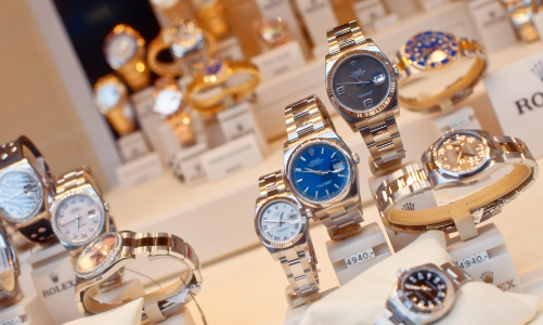 Đồng bảng Anh lao dốc khiến thị trường đồng hồ xa xỉ trở nên khó đoán