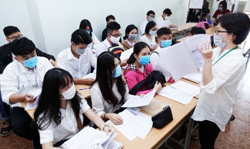 “Chạy đua” xét tuyển đại học bổ sung trong tháng 10