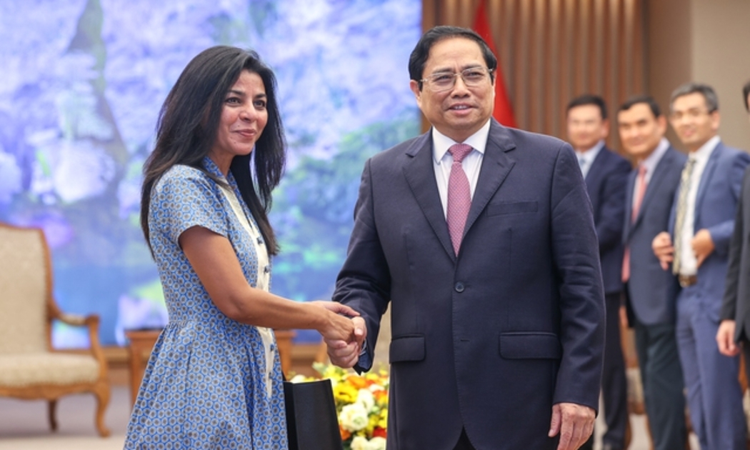 Thủ tướng Phạm Minh Chính tiếp bà Era Dabla-Norris, Trưởng đoàn giám sát của Quỹ Tiền tệ quốc tế (IMF) về kinh tế vĩ mô và tài chính, tiền tệ của các nước hội viên - Ảnh: VGP