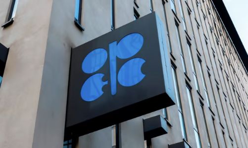 Bất chấp Mỹ có thể “nổi giận”, Nga và Saudi Arabia đang tính giảm sâu sản lượng dầu