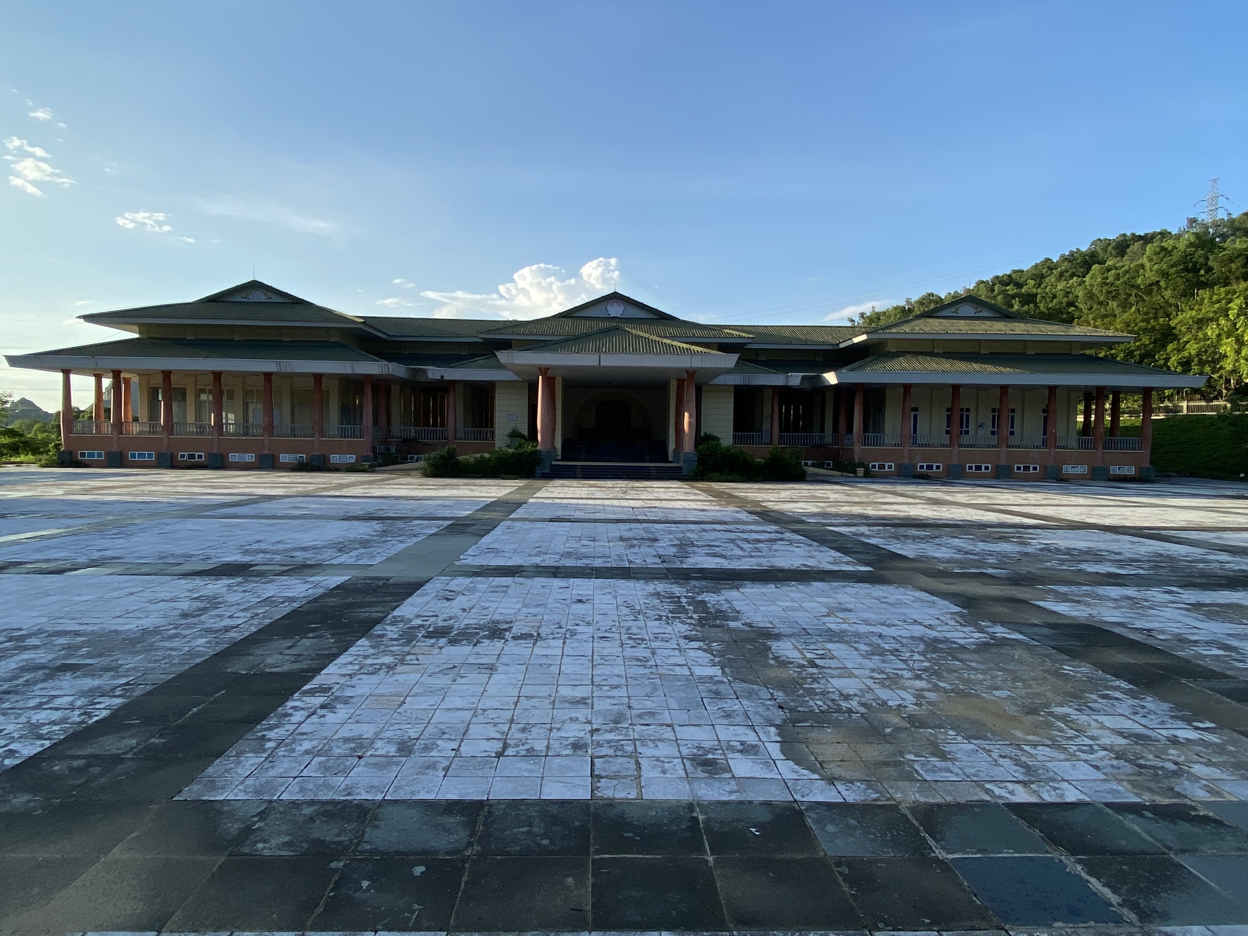 Tiền sảnh Trung t&acirc;m hội nghị H&agrave;m Rồng