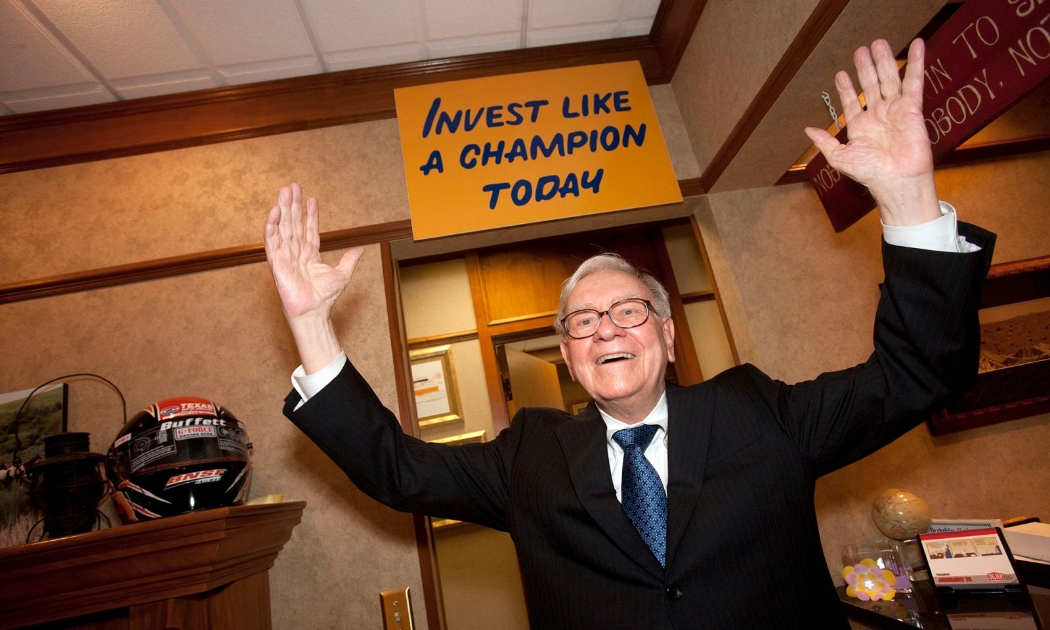 Nhà đầu tư huyền thoại Warren Buffett - Ảnh: AP
