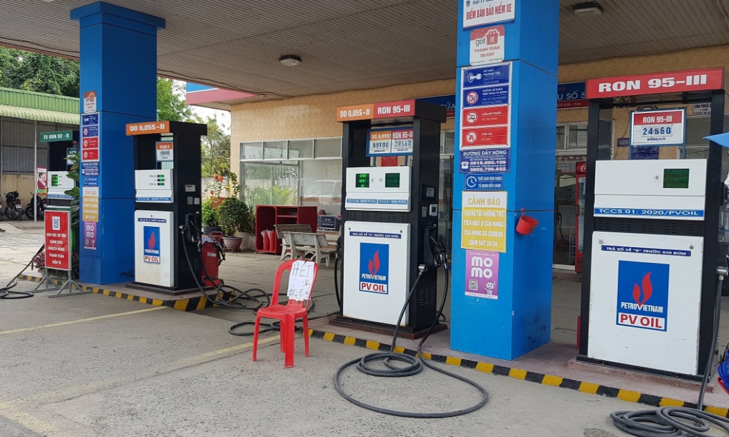 Trong nhiều trường hợp doanh nghiệp đối mặt với nguy cơ bị rút giấy phép hoạt động, do không có xăng dầu để bán.