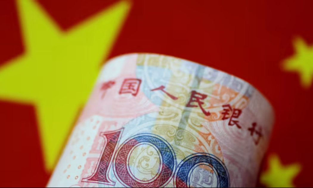Đồng Nhân dân tệ của Trung Quốc đang chịu áp lực khi các nhà đầu tư nước ngoài rút vốn khỏi thị trường cổ phiếu và trái phiếu - Ảnh: Getty Images