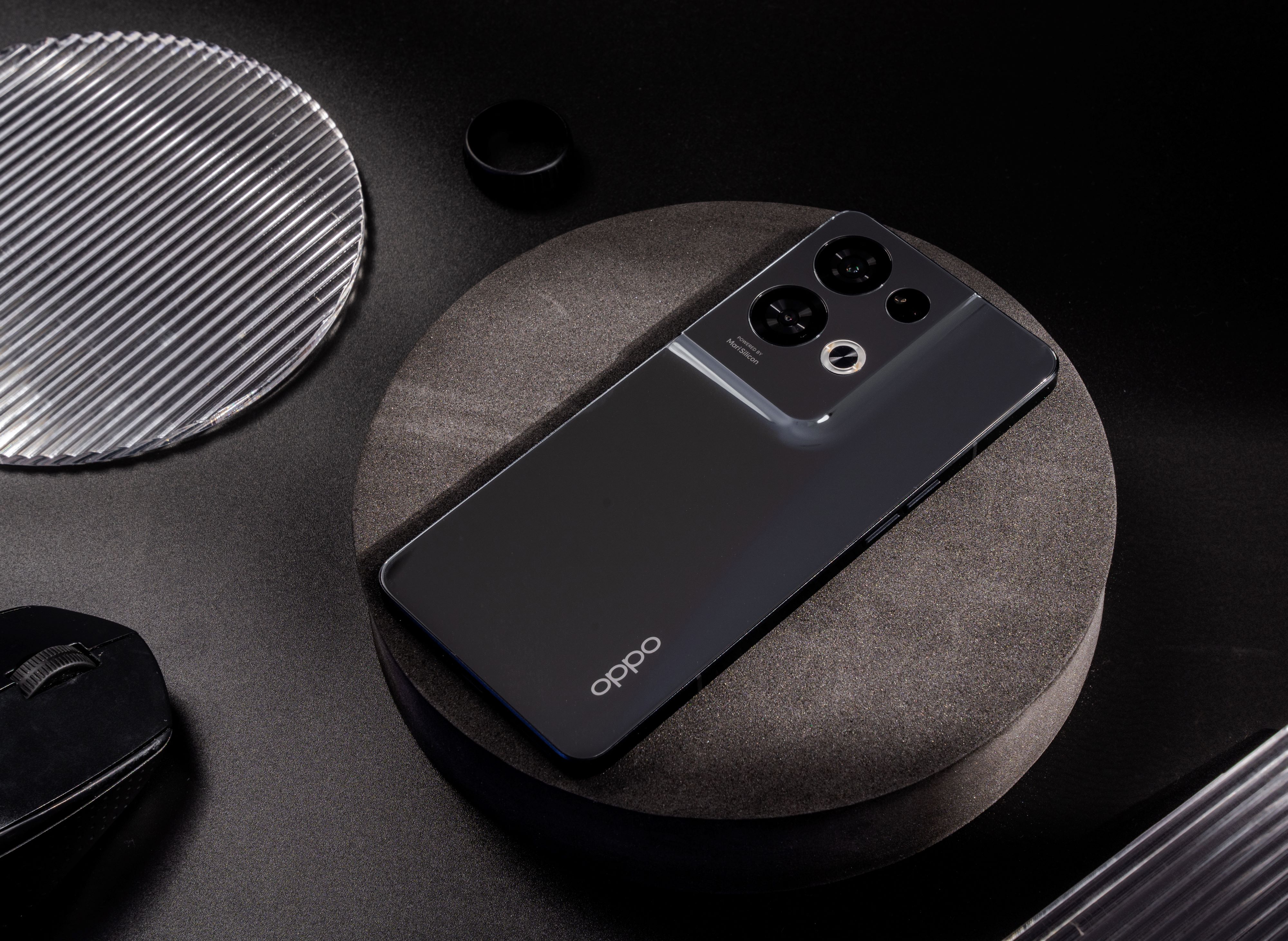 Reno8 Pro 5G ch&iacute;nh thức mở b&aacute;n từ 15/10 với gi&aacute; 18.990.000 đồng.