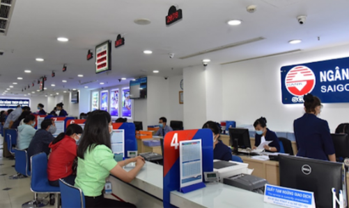 Hoạt động rút và gửi tiền ở một số chi nhánh ngân hàng SCB tại Hà Nội vẫn bình thường