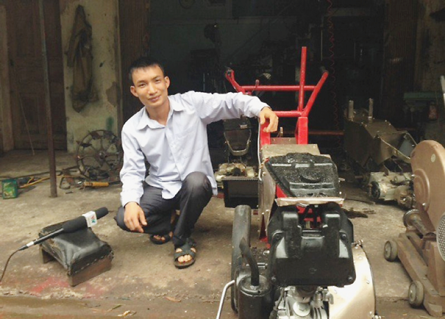 Ông Tạ Đình Huy, Giám đôc Công ty cổ phần sản xuất máy nông nghiệp đa năng Hòa Phát.