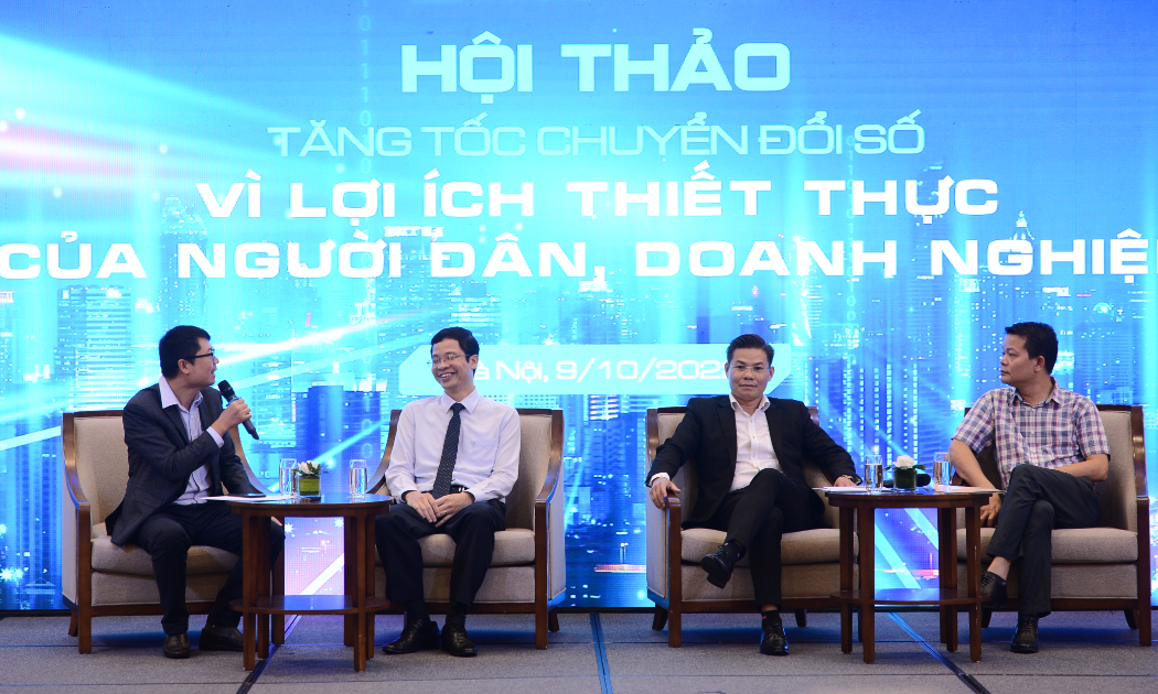 Các chuyên gia chia sẻ tại hội thảo 