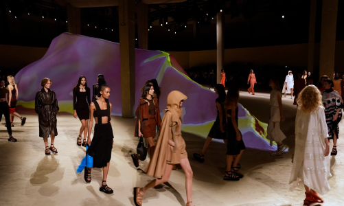 BST Hermès Xuân - Hè 2023: thoát khỏi cuộc sống thành thị