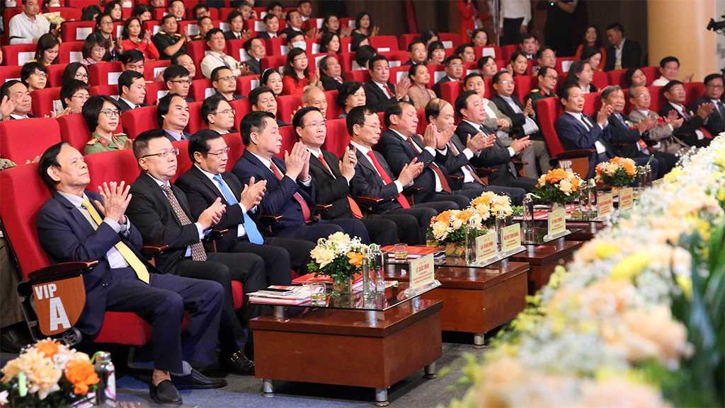 Các đại biểu tham dự Lễ kỷ niệm 70 năm Ngày truyền thống ngành Xuất bản, In và Phát hành sách Việt Nam (10/10/1952 – 10/10/2022).