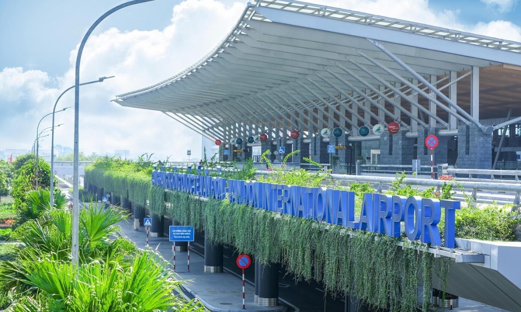 Sân bay Vân Đồn (Quảng Ninh) xếp thứ 10 với sản lượng 0,26 triệu hành khách thực tế vào năm 2019 nhưng mức ưu tiên trên 5 sân bay có lưu lượng hành khách cao gấp nhiều lần.