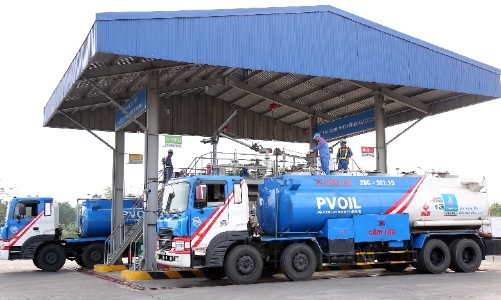 Tất cả doanh nghiệp đầu mối và phân phối phải ký cam kết cung cấp xăng dầu cho các cửa hàng bán lẻ