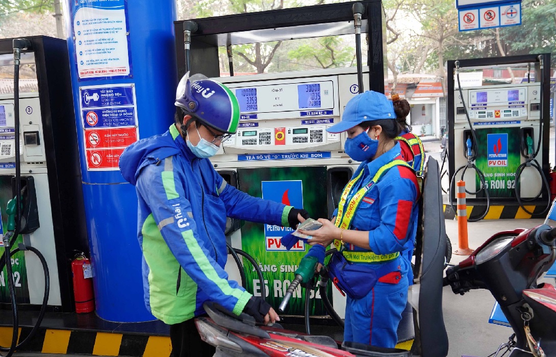 Xăng dầu đồng loạt tăng giá từ chiều ngày 11/10/2022.