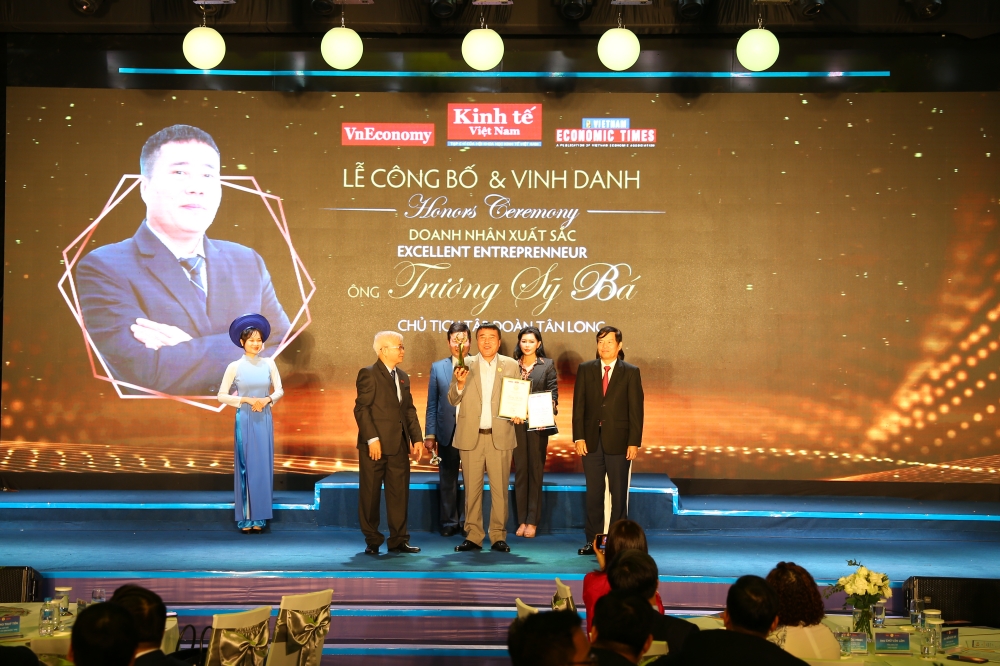 &Ocirc;ng&nbsp;Trương Sỹ B&aacute; - Chủ tịch Tập đ&agrave;n T&acirc;n Long...