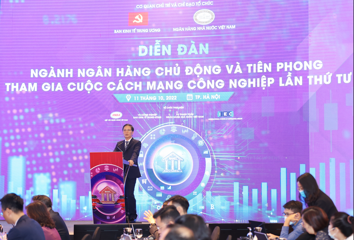 Ủy viên Bộ Chính trị, Trưởng ban kinh tế Trung ương Trần Tuấn Anh phát biểu tại Diễn đàn