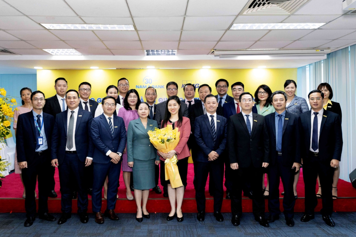 Nam A Bank l&agrave; ng&acirc;n h&agrave;ng ti&ecirc;n phong trong c&ocirc;ng t&aacute;c quản trị rủi ro, đảm bảo hoạt động an to&agrave;n v&agrave; ph&aacute;t triển bền vững.