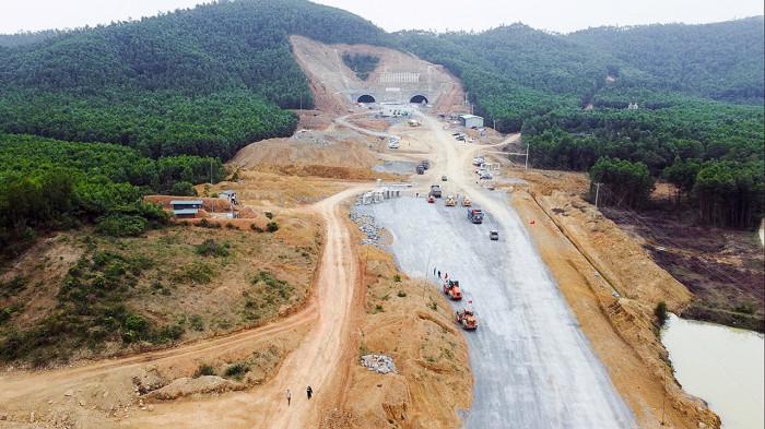 6 dự án giao thông trọng điểm được rót vốn từ chương trình phục hồi gồm: cao tốc Bắc - Nam phía Đông giai đoạn 2, cầu Đại Ngãi,cao tốc Cao Lãnh - An Hữu...