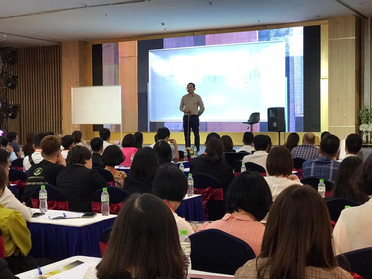 Hội thảo kết nối gần 500 doanh nghiệp tr&ecirc;n khắp cả nước.