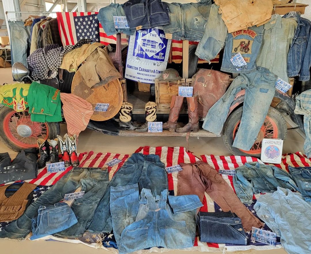 Một g&oacute;c của&nbsp;sự kiện Durango Vintage Festivus được tổ chức bởi Brit Eaton tại Colorado (Mỹ) hồi cuối th&aacute;ng 9.