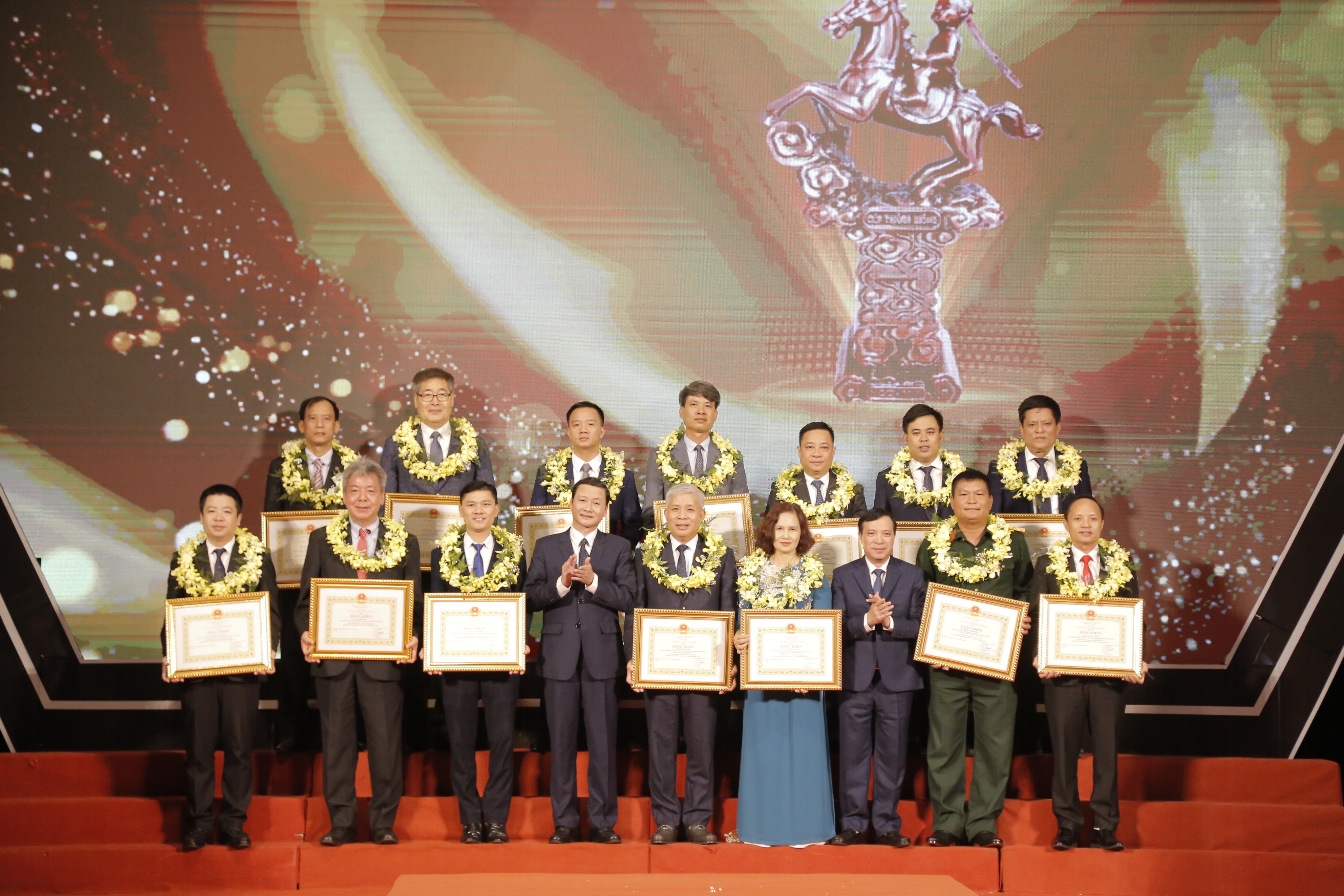 Lễ tôn vinh doanh nhân và sản phẩm hàng hóa tiêu biểu tỉnh  Thanh Hóa năm 2022