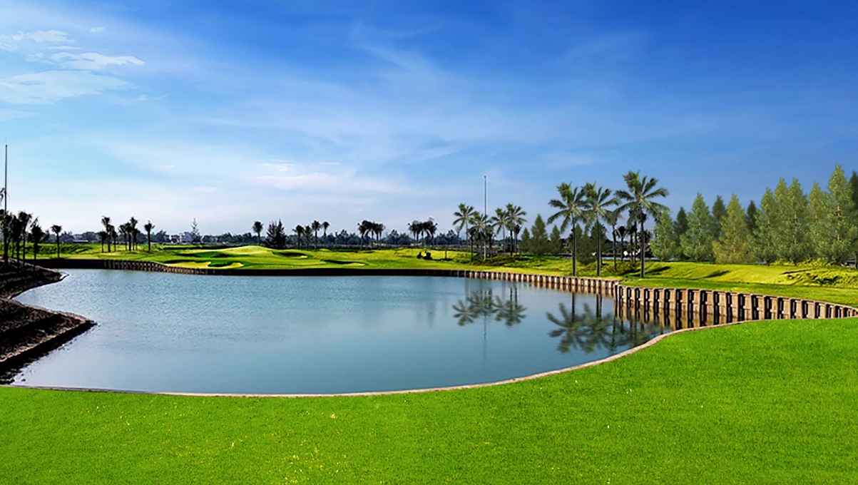 Sân gôn Nicklaus Course tại BRG Đà Nẵng Golf Resort, sân gôn 36 hố đầu tiên tại Đà Nẵng và vừa được Tạp chí gôn hàng đầu thế giới Golf Digest đưa vào danh sách “Top 100 Sân Gôn Tốt Nhất Thế Giới” năm 2022.
