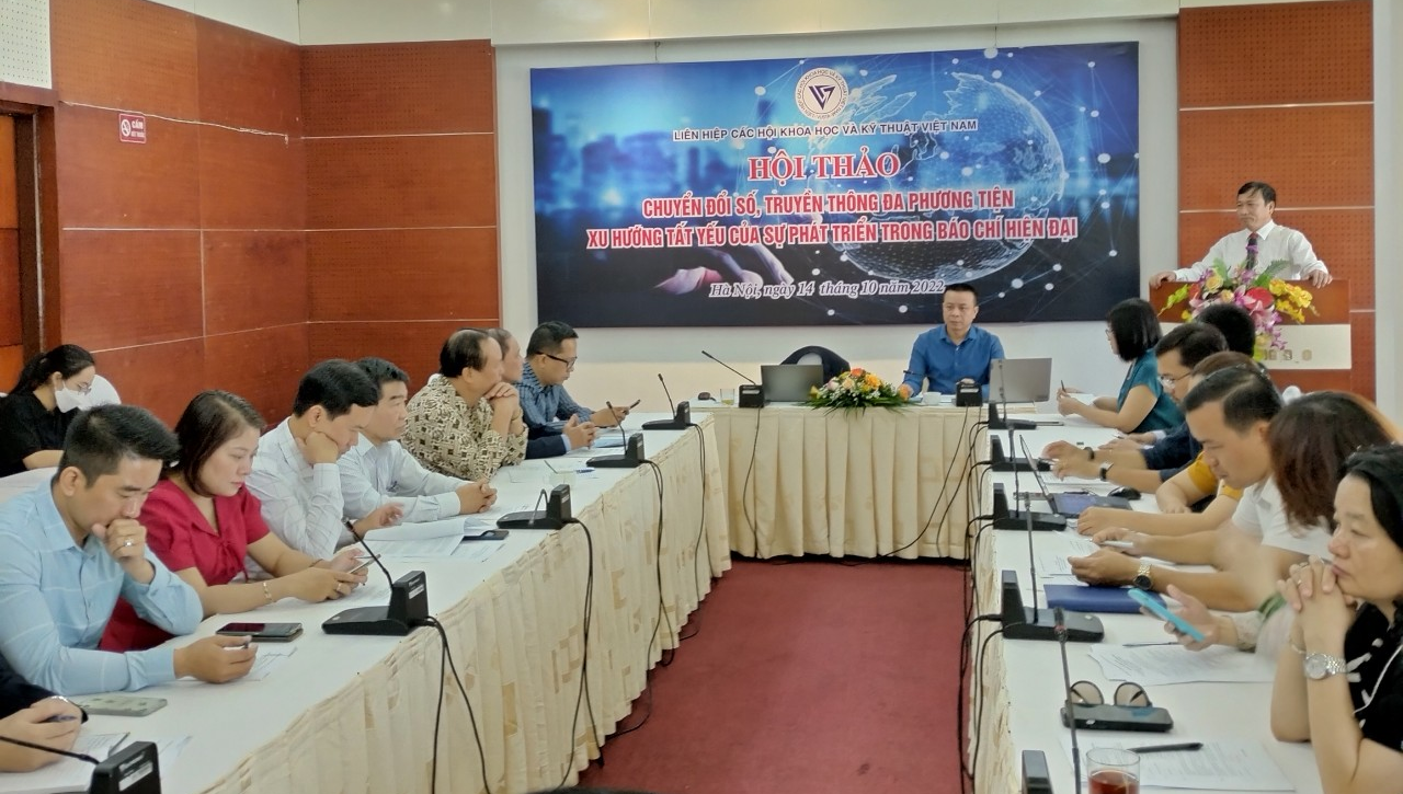 Các đại biểu thảo luận, chia sẻ về chuyển đổi số các cơ quan báo chí.