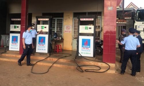 Găm hàng, chờ xăng lên giá để trục lợi có thể bị truy cứu hình sự