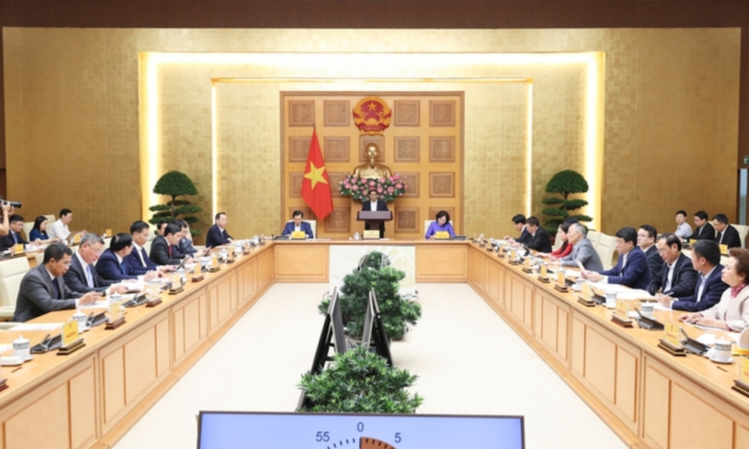 Thủ tướng đánh giá cao ngành ngân hàng đã luôn ứng phó kịp thời những khó khăn, thách thức từ bên ngoài và bên trong trong suốt thời gian qua