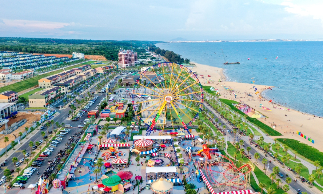 Lượng khách du lịch đổ về NovaWorld Phan Thiet ngày càng lớn, do đó nguồn nhân lực lao động tại đây cần phải đảm bảo số lượng và chất lượng để phục vụ du khách.