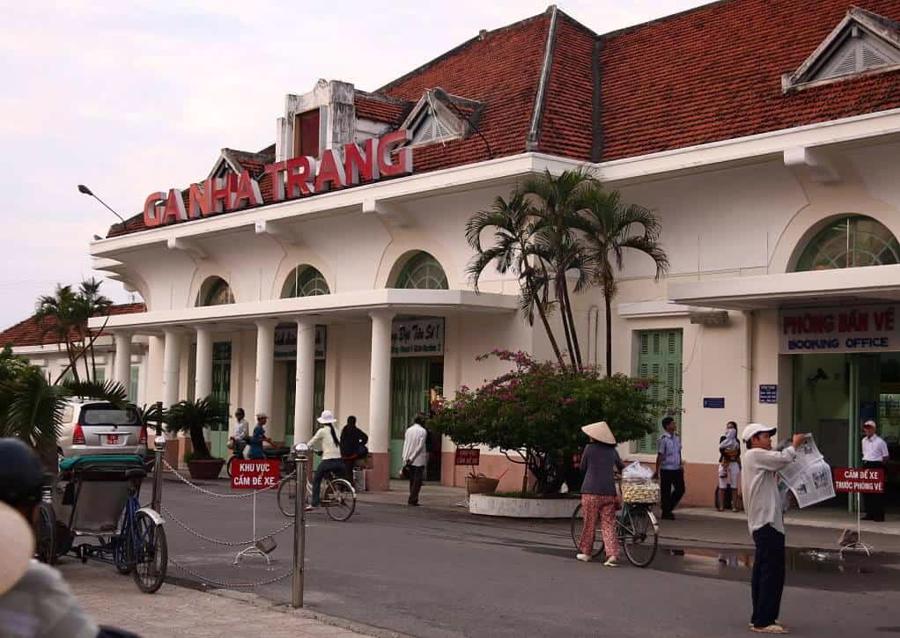 Dự án cải tạo, nâng cấp đoạn Nhà Trang - Sài Gnf, tuyến đường sắt Hà Nội - TP.HCM sẽ được khởi công vào cuối năm 2022, với tổng vốn đầu tư 1.099 tỷ đồng.