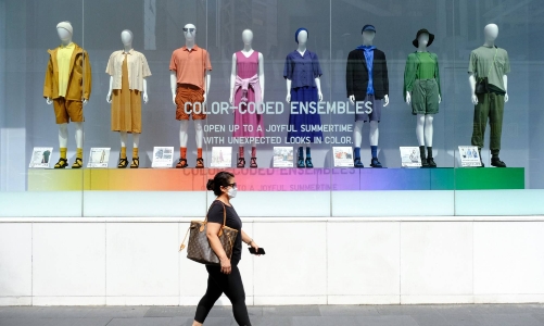 Đồng Yên mất giá giúp tăng lợi nhuận của Fast Retailing lên mức kỷ lục