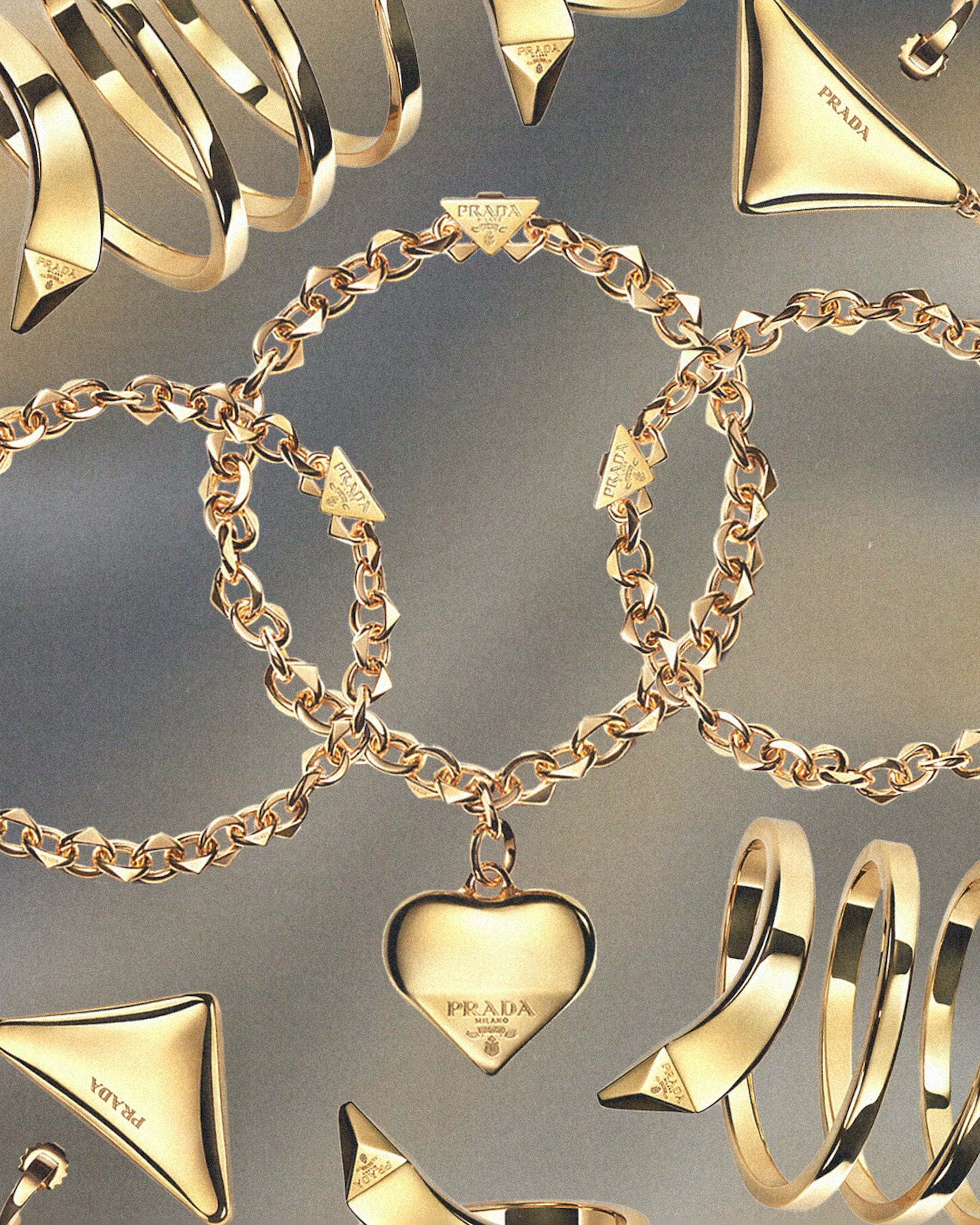 Bộ sưu tập trang sức từ v&agrave;ng t&aacute;i chế của Prada mới ra mắt.
