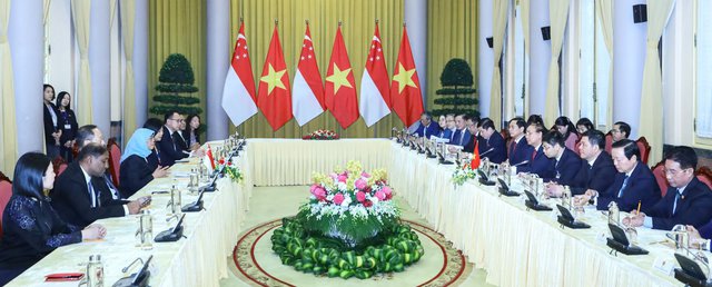 Chủ tịch nước Nguyễn Xuân Phúc đã hội đàm với Tổng thống Singapore Halimah Yacob - Ảnh: VPCTN