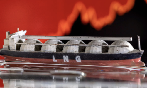 Giữa khủng hoảng năng lượng, hàng chục tàu chở LNG vật vờ ngoài khơi ở châu Âu vì không thể vào cảng