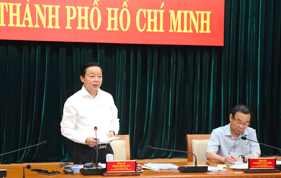 Bộ trưởng Bộ Tài nguyên và Môi trường Trần Hồng Hà làm việc với UBND TP.HCM ngày 18/10/2022 - Ảnh: UN. 