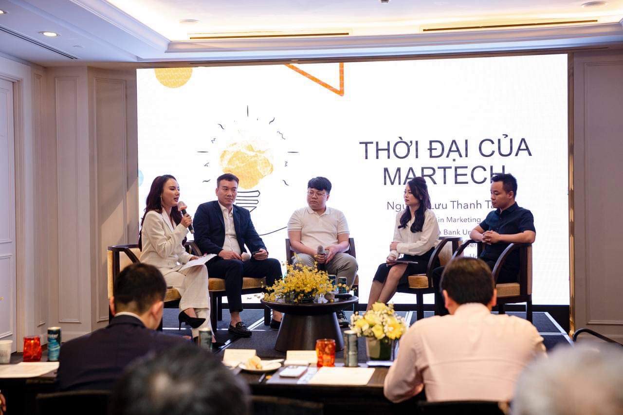 Các chuyên gia thảo luận tại sự kiện ra mắt Vietnam Blockchain Union.