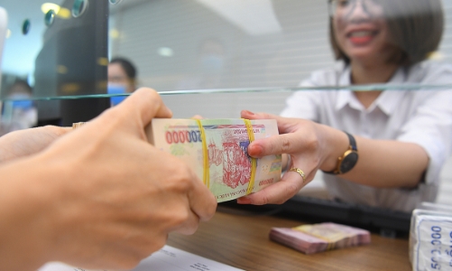 Áp lực NIM thu hẹp, ngân hàng trông ngóng vào cho vay bán lẻ và CASA