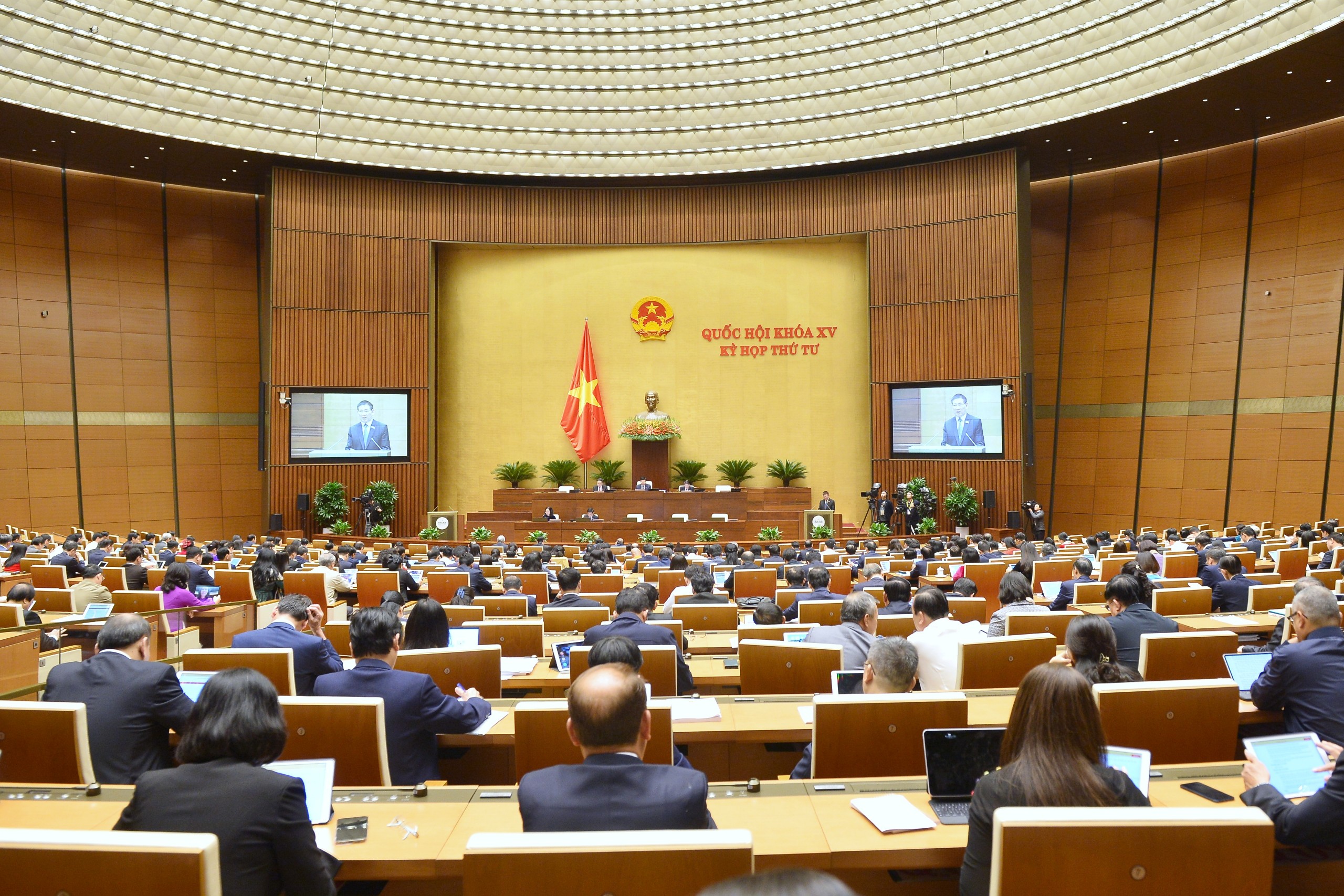 To&agrave;n thể phi&ecirc;n họp.