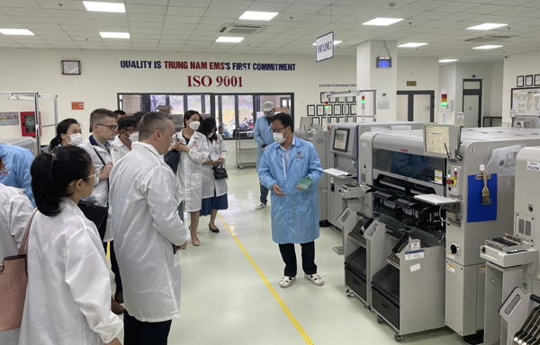 C&aacute;c doanh nghiệp Hoa Kỳ thăm quan thực tế tại Khu C&ocirc;ng nghệ cao Đ&agrave; Nẵng.