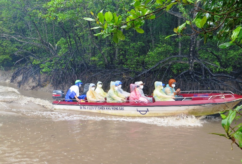 Du lịch Cần Giờ nổi tiếng với địa danh "Chiến khu Rừng Sác", tức Khu dự trữ sinh quyển thế giới đã được UNESCO công nhận.