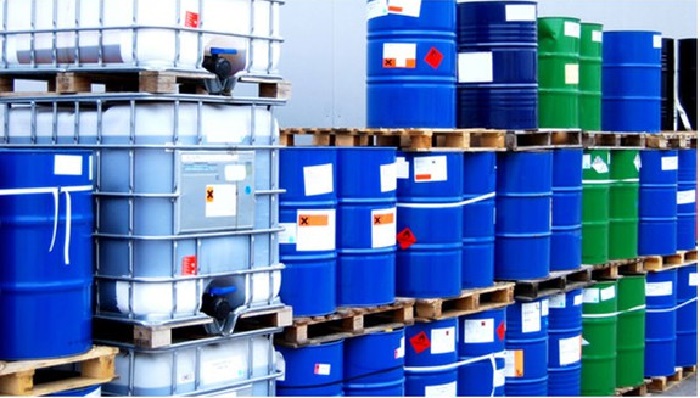 Tổ chức, cá nhân phải chịu trách nhiệm trước pháp luật về tính chính xác của thông tin về các loại hóa chất nhập khẩu.
