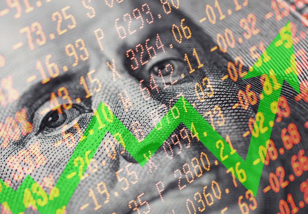 Trên toàn cầu, sự chênh lệch lãi suất này đang làm suy yếu một loạt đồng tiền so với đồng USD - Ảnh: iStock